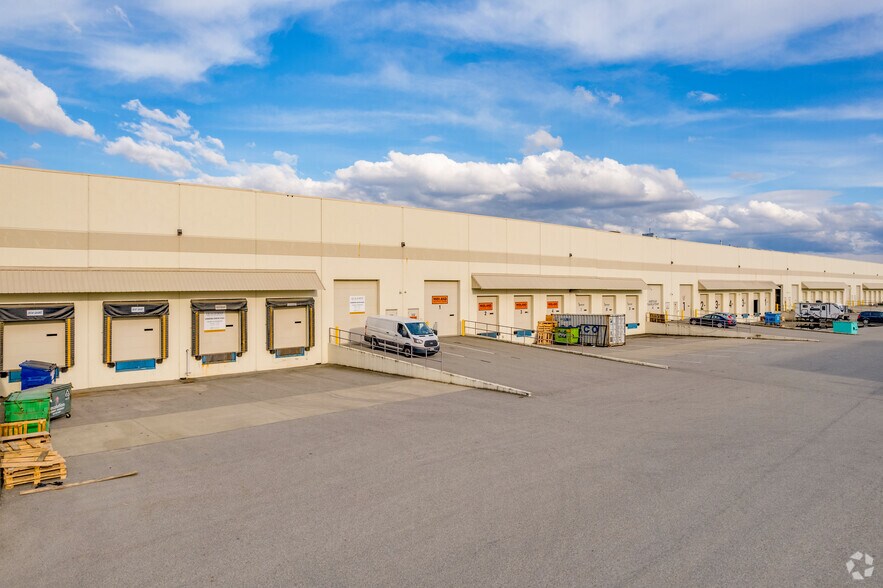 More Photos Of 7337 N Fraser Way, Burnaby Warehouse For Sale