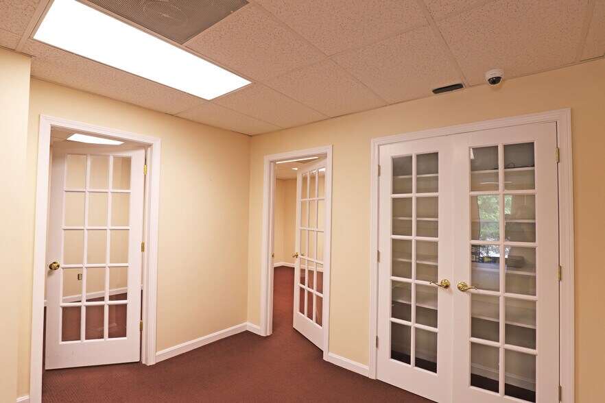 More Photos Of 766 Falmouth Rd, Mashpee Loft Creative Space For Lease