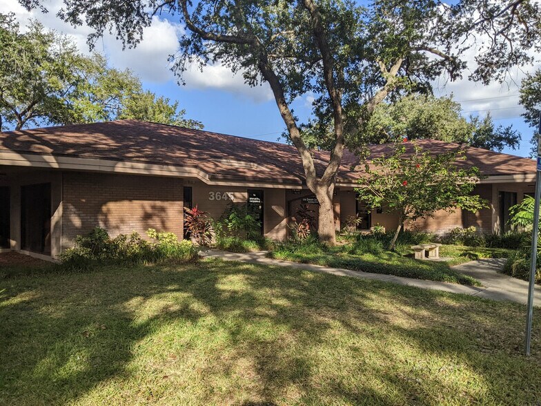 More Photos Of 3639-3711 Cortez Rd W, Bradenton Office For Lease