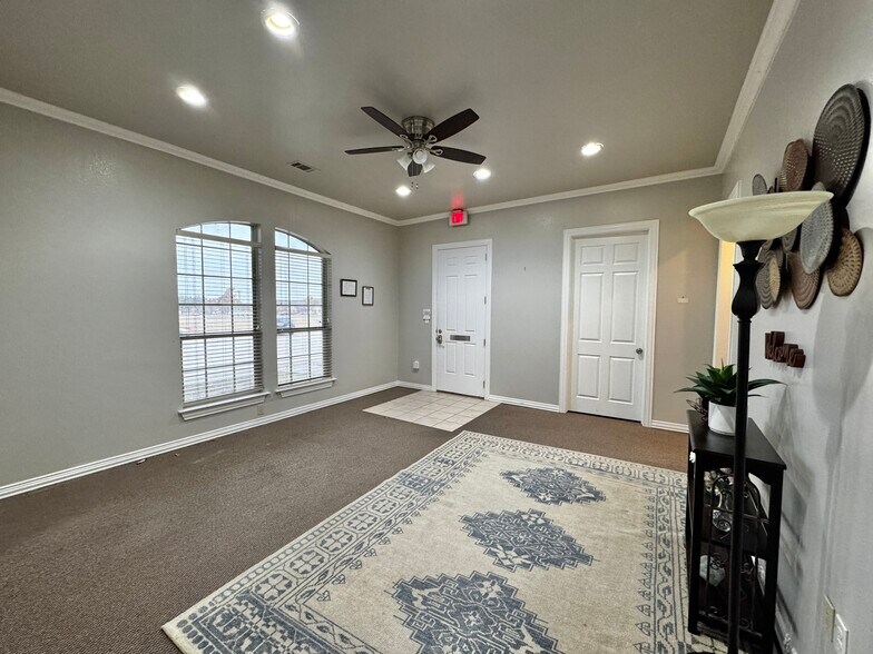 More Photos Of 702 Hunters Row Ct, Mansfield Office For Lease