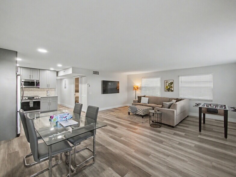 More Photos Of 112 Claremont Ln, Palm Beach Shores Apartments For Sale