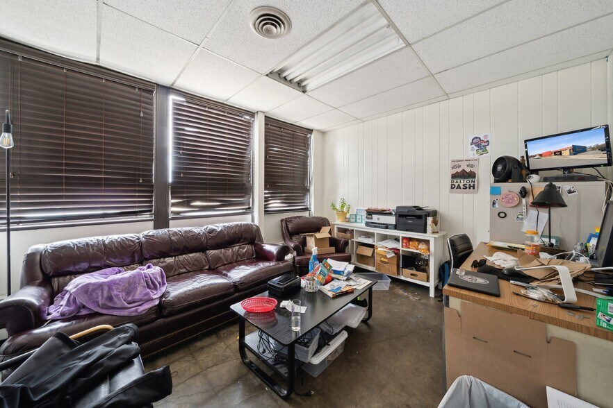 More Photos Of 704 Dawn St, Richmond Warehouse For Sale