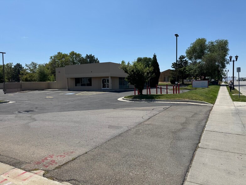 Primary Photo Of 10255 S Redwood Rd, South Jordan Auto Repair For Lease