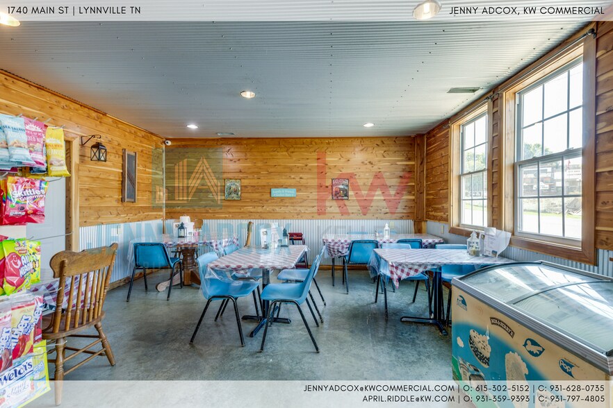 More Photos Of 1740 Main St, Lynnville General Retail For Sale