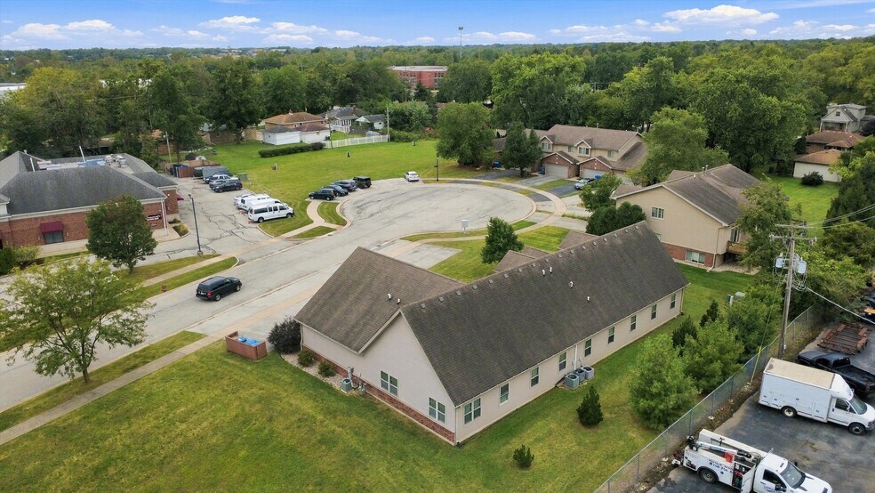 More Photos Of 15-17 Scrementi Ln, Steger Office For Sale