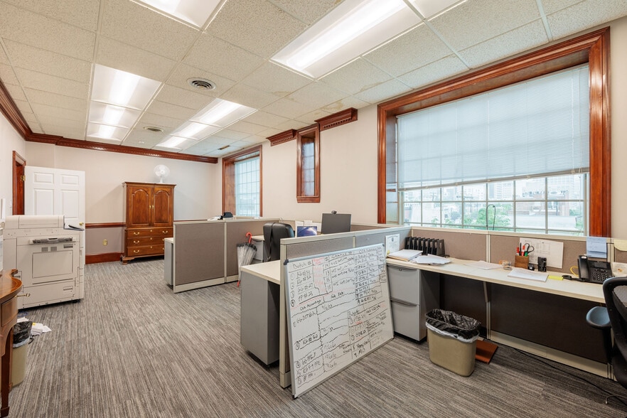 More Photos Of 16 S 2nd St, Richmond Office For Lease