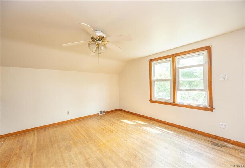 More Photos Of 1729 Ferry Ave, Niagara Falls Apartments For Sale