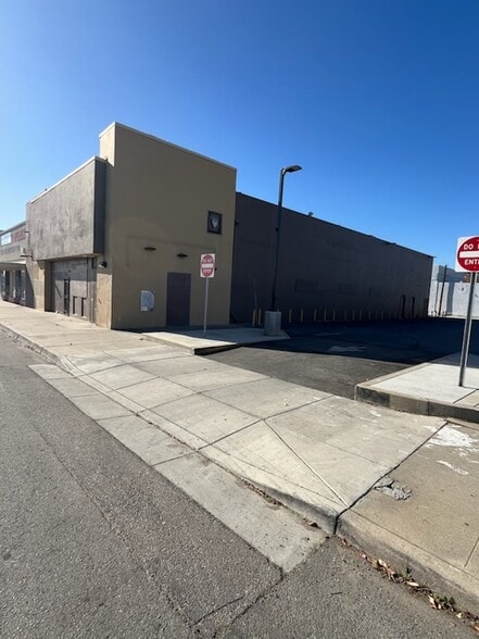 More Photos Of 1309 N Chester Ave, Bakersfield Bank For Lease