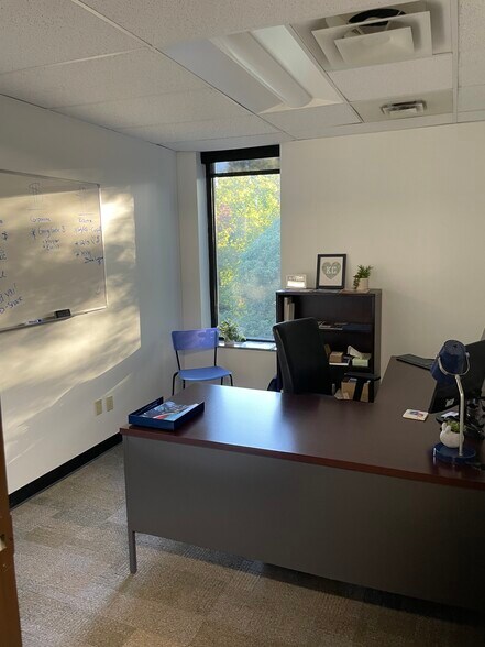 More Photos Of 8080 Ward Pky, Kansas City Office For Lease