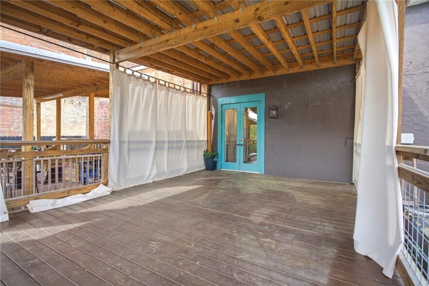 More Photos Of 230 E Main St, Walhalla Office For Sale