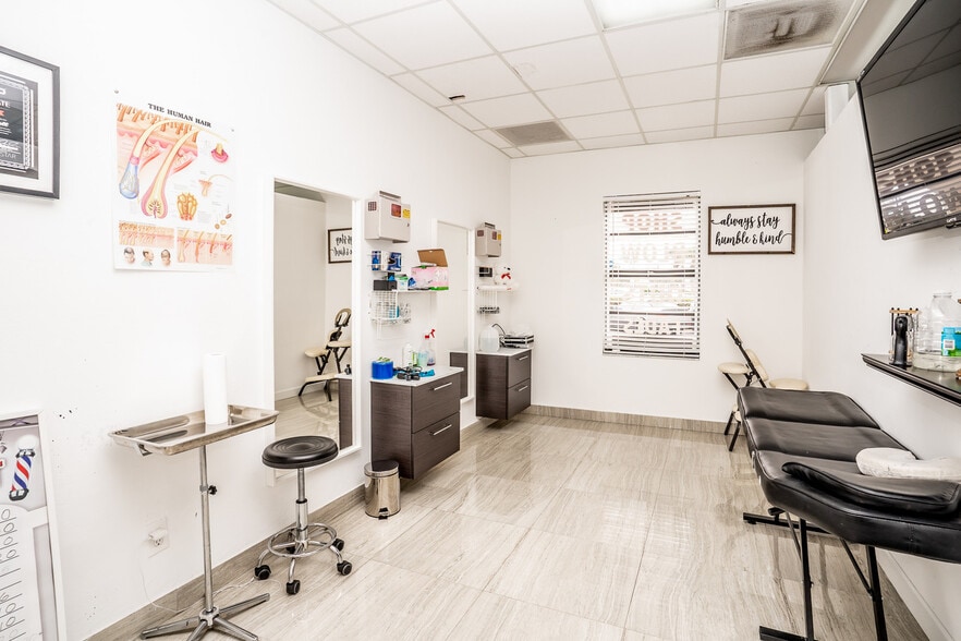 More Photos Of 45 Alabama Rd, Lehigh Acres General Retail For Lease