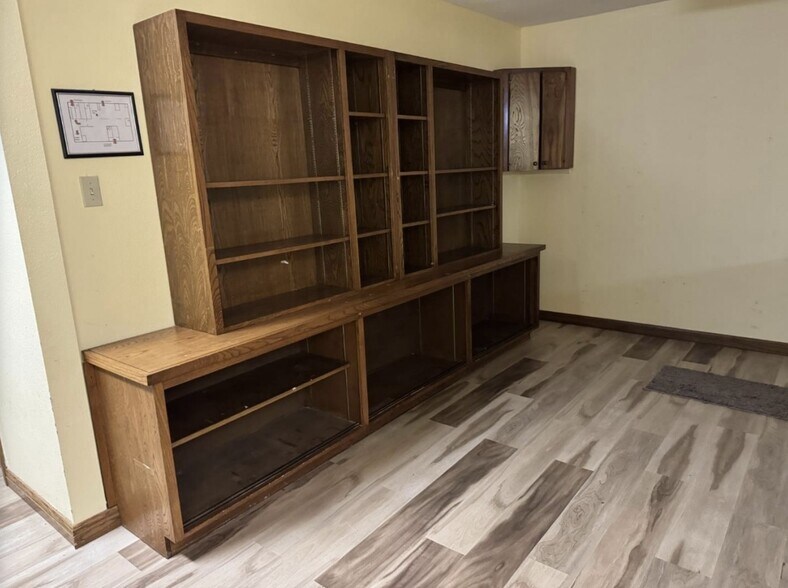 More Photos Of 2124 N 25th St, Waco Medical For Sale