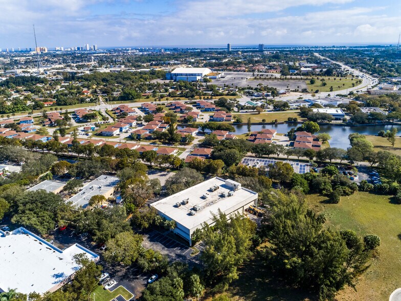 More Photos Of 4431 Embarcadero Dr, West Palm Beach Office For Sale