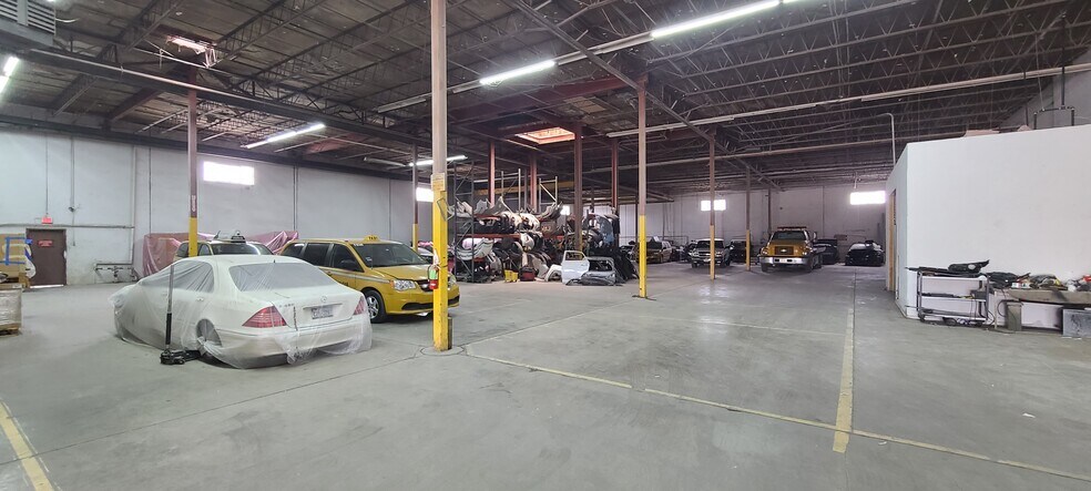 More Photos Of 2120 Vanco Dr, Irving Distribution For Lease