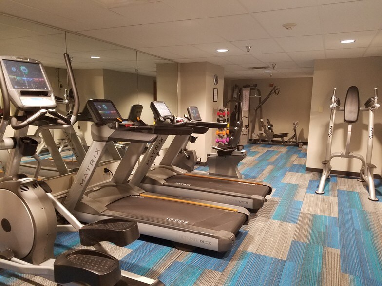 More Photos Of 1907 E Wayzata Blvd, Wayzata Office For Lease