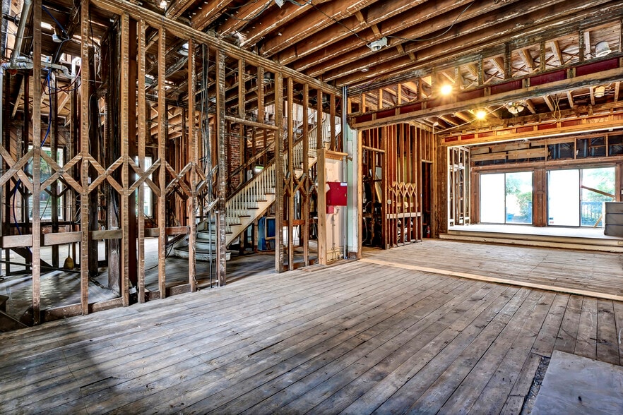 More Photos Of 708 Market St, Wilmington Apartments For Sale