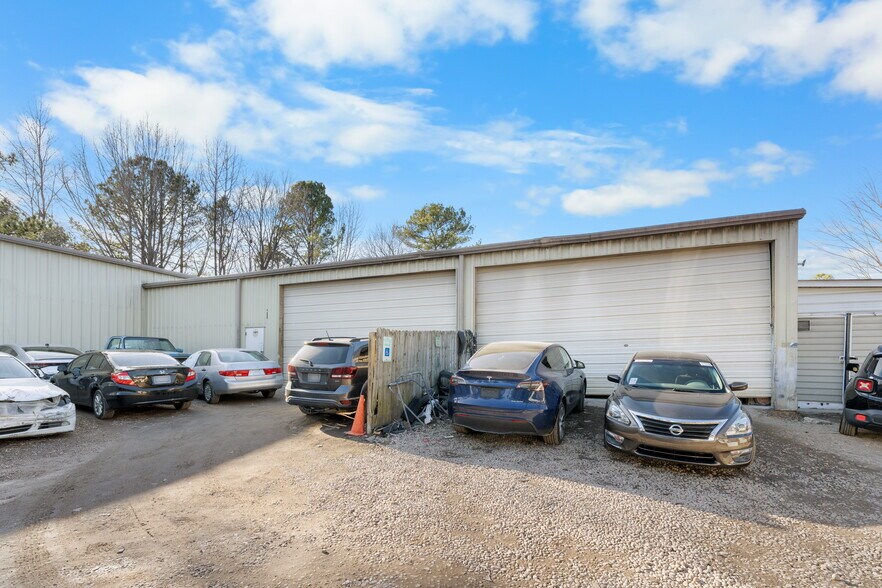 More Photos Of 2917 Gresham Lake Rd, Raleigh Contractor Storage Yard For Lease