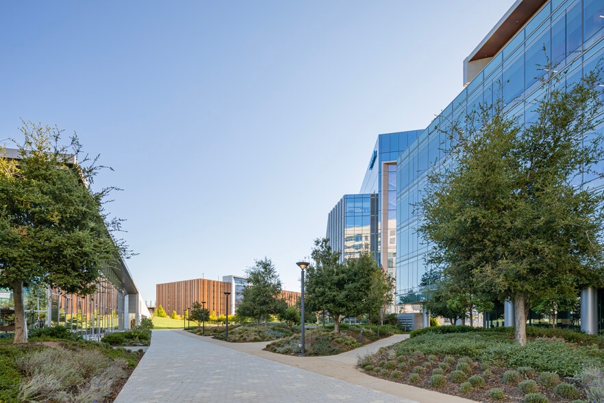 More Photos Of 700 Gateway Blvd, South San Francisco Unknown For Lease