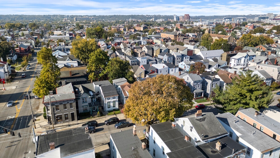 More Photos Of 411 E 10th St, Newport Storefront Retail Residential For Sale