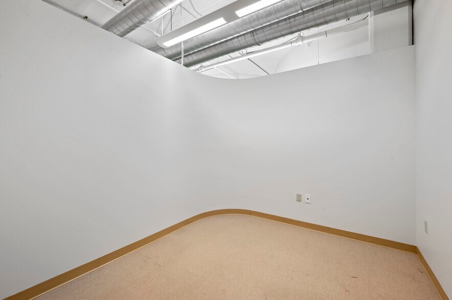 More Photos Of 2828-2840 Liberty Ave, Pittsburgh Office For Lease