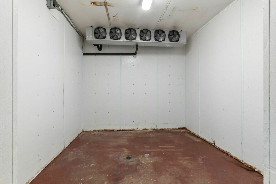 More Photos Of 3006 State Highway FF, Jackson Industrial For Sale