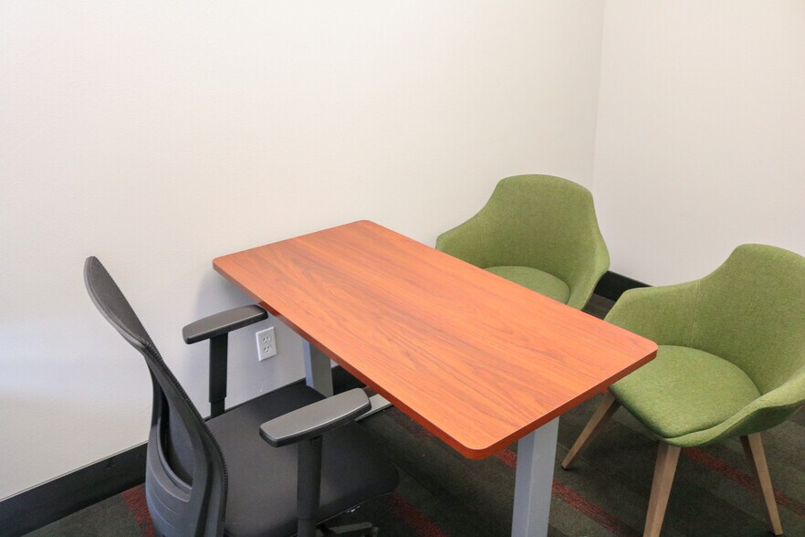More Photos Of 1903 Central Dr, Bedford Coworking Space