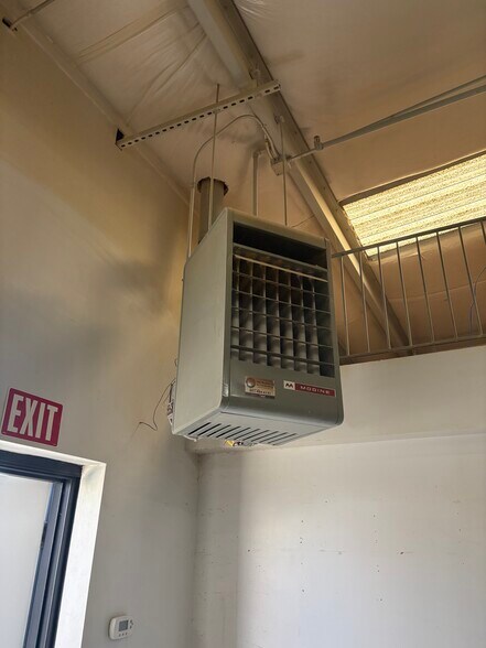 More Photos Of 1320 W 7900 S, West Jordan Manufacturing For Lease