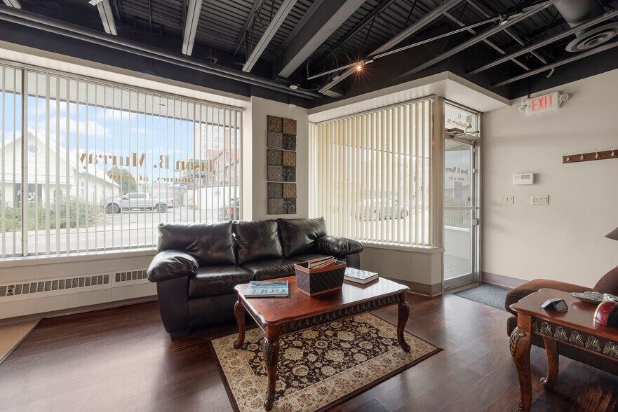 More Photos Of 68-70 W Park Ave, Mansfield Office For Lease