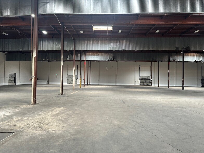 More Photos Of 4270-4310 S Maywood Ave, Vernon Warehouse For Lease