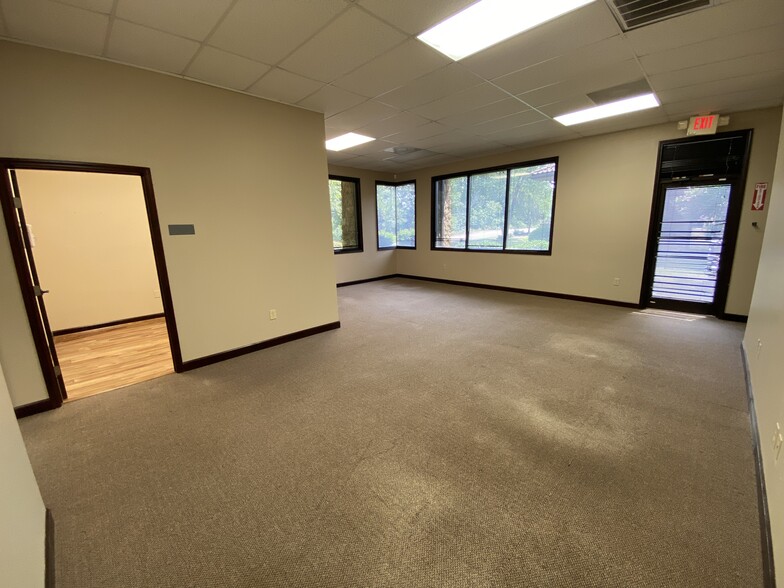 More Photos Of 1040 Wildewood Centre Dr, Columbia Office For Lease