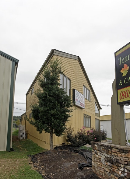 More Photos Of 320 Wears Valley Rd, Pigeon Forge Loft Creative Space For Sale