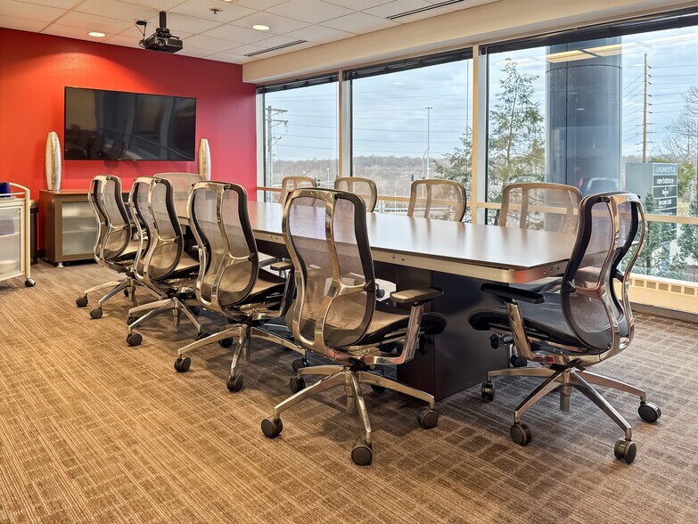 More Photos Of 3636 S Geyer Rd, Sunset Hills Coworking Space