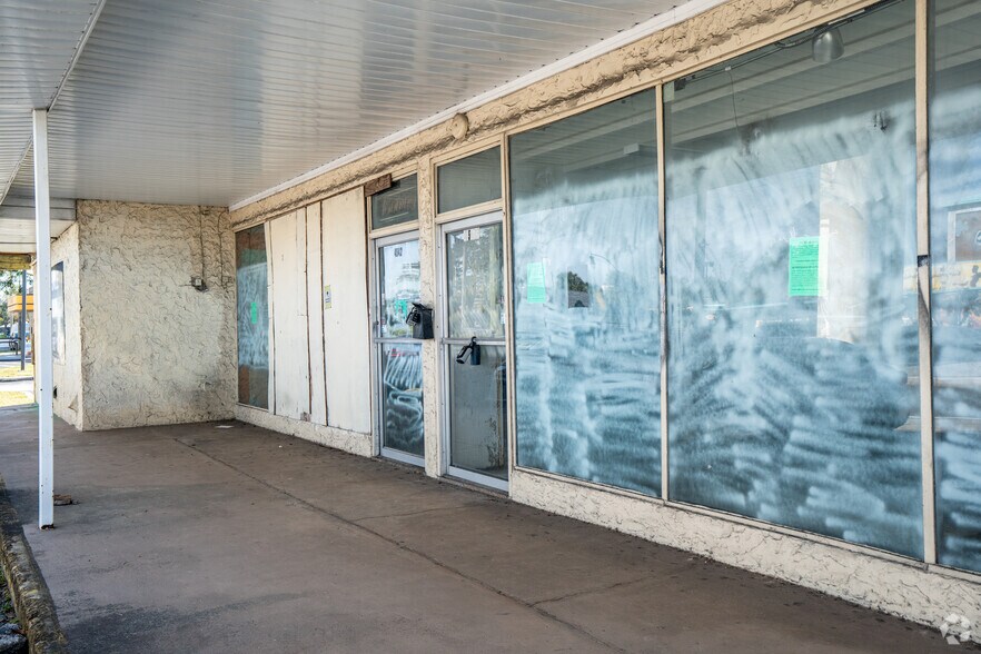 More Photos Of 4542 W Gandy Blvd, Tampa Freestanding For Sale