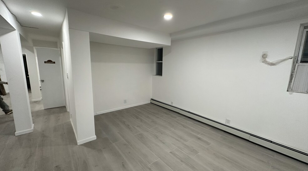 More Photos Of 15009 89th St, Howard Beach Office Residential For Lease