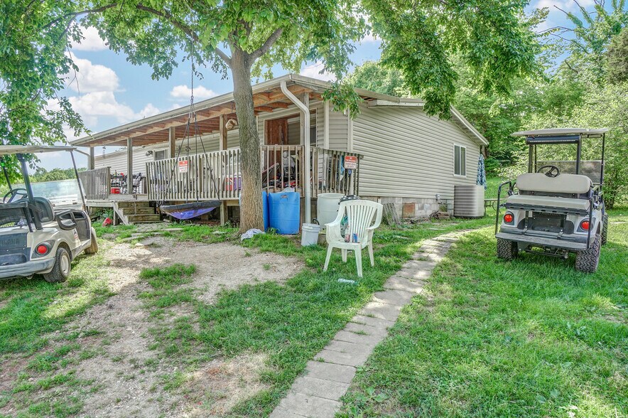 More Photos Of 1254 Hooten Town Rd, Crane Trailer Camper Park For Sale