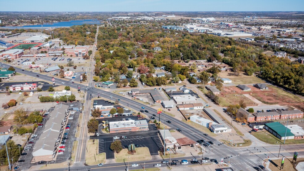 More Photos Of 800 N Main St, Stillwater Office For Sale