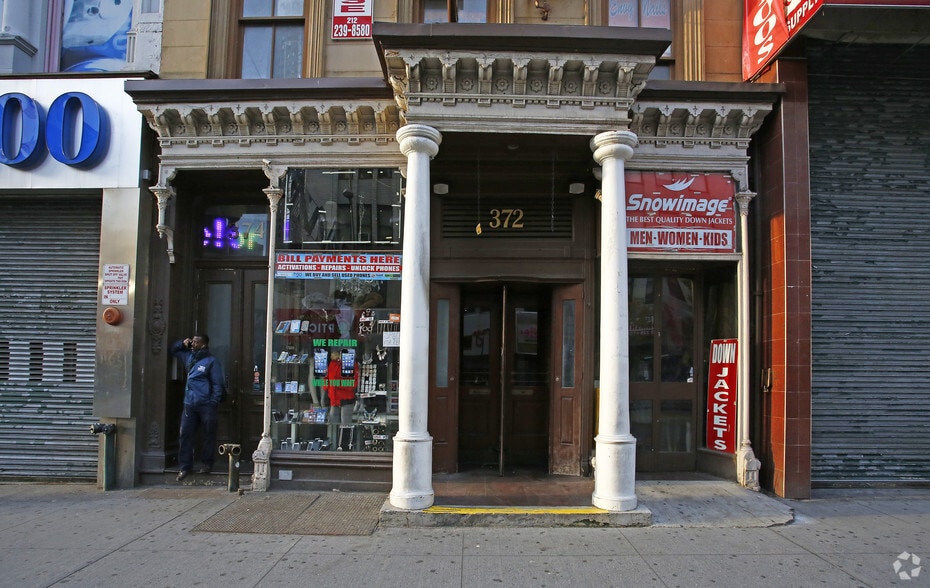 More Photos Of 372-374 Fulton St, Brooklyn Storefront Retail Office For Lease