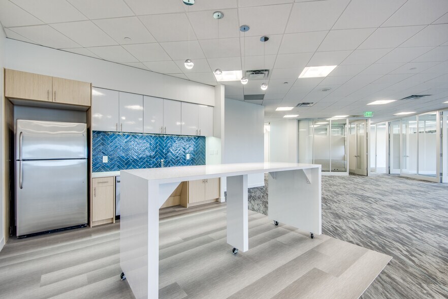 More Photos Of 400 E Las Colinas Blvd, Irving Office For Lease