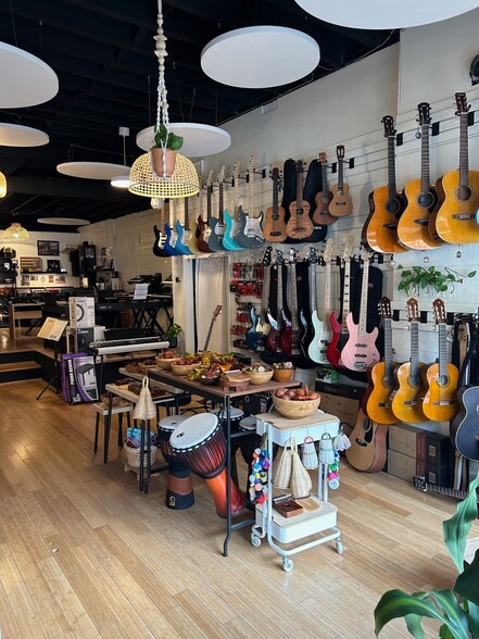More Photos Of 710 South St, Philadelphia Storefront Retail Residential For Lease