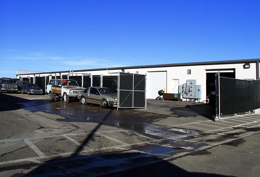 More Photos Of 322 Norfolk St, Aurora Warehouse For Sale