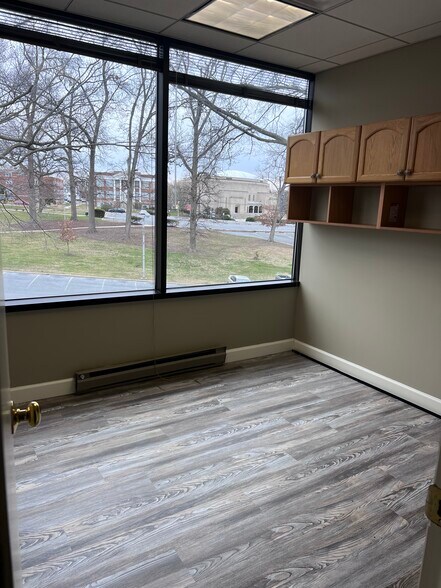 More Photos Of 7610 Carroll Ave, Takoma Park Medical For Lease