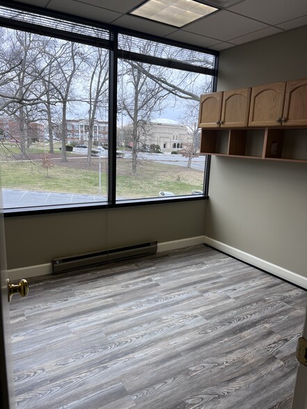 More Photos Of 7610 Carroll Ave, Takoma Park Medical For Sale