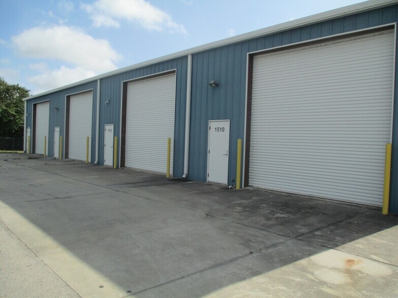 Primary Photo Of 1544 Ree Ln, Kissimmee Warehouse For Lease