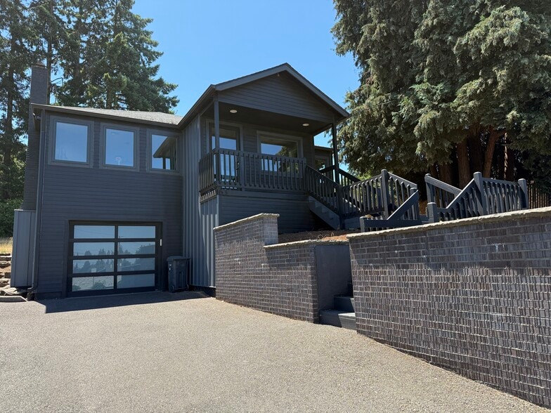 More Photos Of 630 Mary Ave SE, Salem Medical For Sale