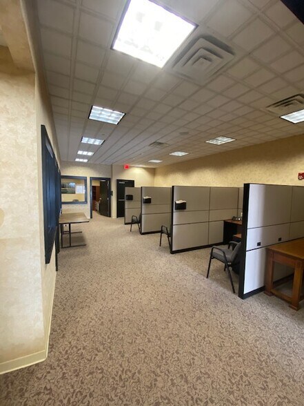 More Photos Of 200 Progress Ave, Siloam Springs Unknown For Lease