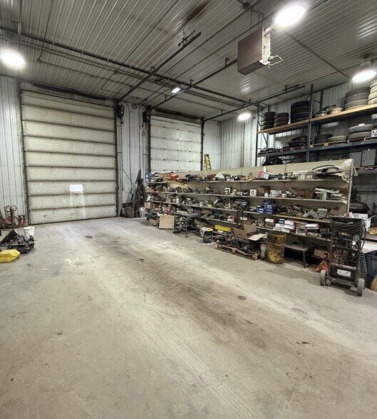 More Photos Of 1065 Oxford St, Sunnyside Industrial For Sale
