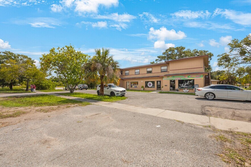 More Photos Of 1626 49th St S, Gulfport Storefront Retail Residential For Sale