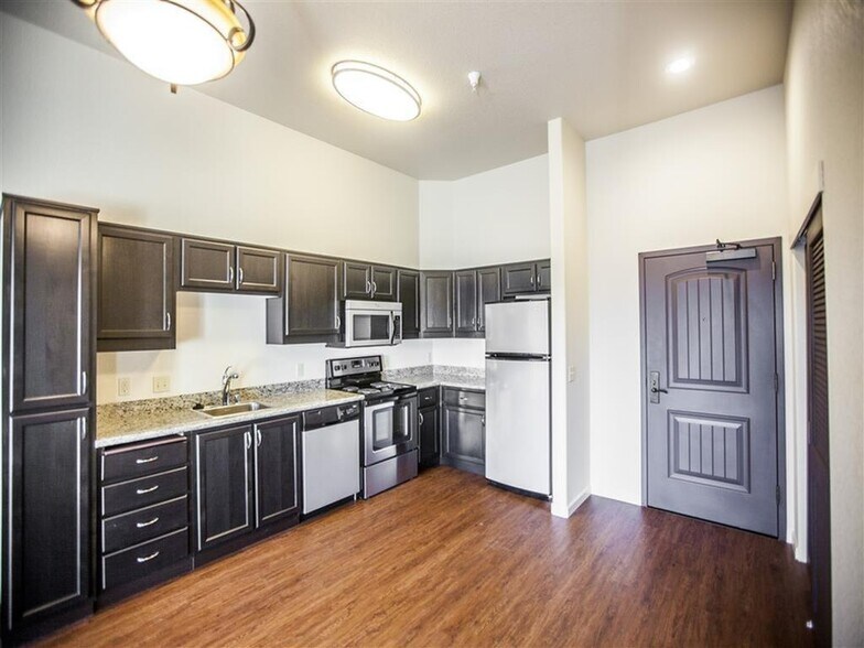 More Photos Of 1520 16th St, Sacramento Apartments For Lease