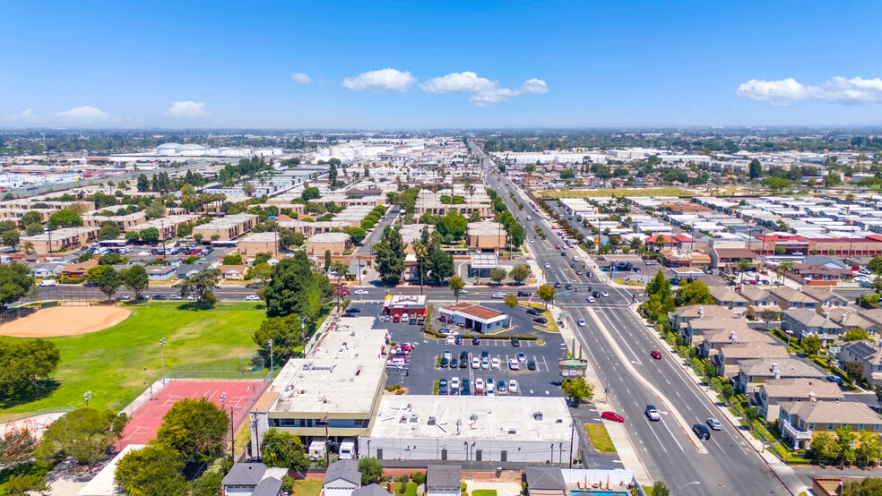 More Photos Of 5237-5263 Paramount Blvd, Lakewood Storefront For Lease