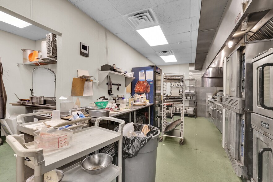 More Photos Of 114 Horizon Park Dr, Savannah Restaurant For Sale